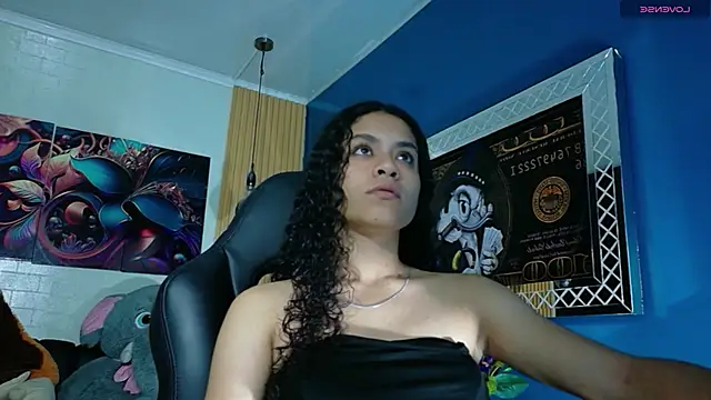 Nessa Luuv online show from April 2026 09:37:02 PM