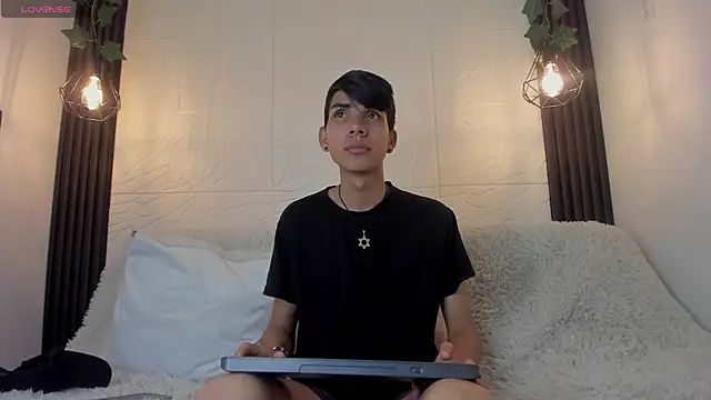 Snapshot of dave_925_ chatting on March 2026 03:29:01 PM dave 925 online show from March 2026 03:29:01 PM