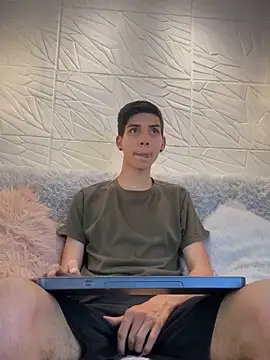 Snapshot of dave_925_ chatting on March 2026 07:07:01 PM dave 925 online show from March 2026 07:07:01 PM