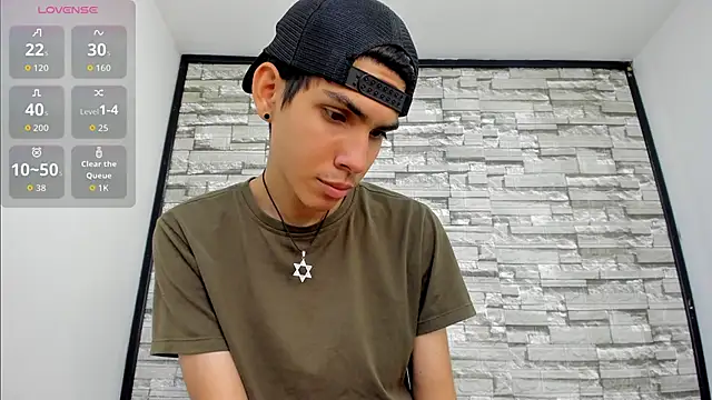 Snapshot of dave_925_ chatting on April 2026 07:32:01 PM dave 925 online show from April 2026 07:32:01 PM