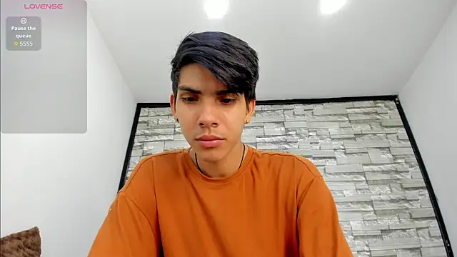 Snapshot of dave_925_ chatting on April 2026 06:52:01 PM dave 925 online show from April 2026 06:52:01 PM