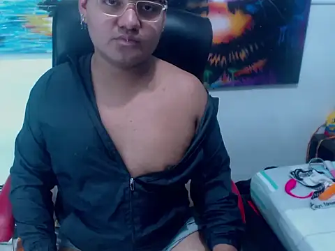 Snapshot of XNoahDeepThroatX chatting on March 2026 05:35:01 AM XNoahDeepThroatX online show from March 2026 05:35:01 AM