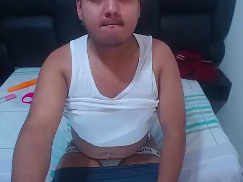 Snapshot of XNoahDeepThroatX chatting on March 2026 05:55:01 AM XNoahDeepThroatX online show from March 2026 05:55:01 AM