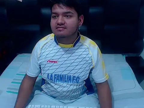 Snapshot of XNoahDeepThroatX chatting on March 2026 04:45:02 AM XNoahDeepThroatX online show from March 2026 04:45:02 AM