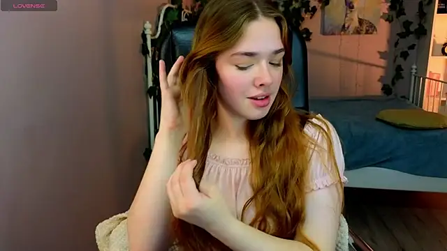 TiffanyVex online show from April 2026 12:42:01 PM