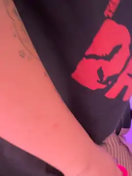 Snapshot of reicos_ chatting on April 2026 07:37:02 PM reicos online show from April 2026 07:37:02 PM