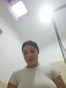 Pretty Julieta online show from April 2026 09:45:01 PM