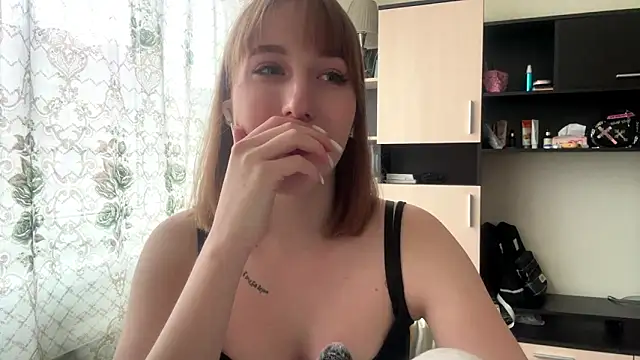 Snapshot of AquilineOrites chatting on April 2026 06:40:01 AM AquilineOrites online show from April 2026 06:40:01 AM