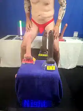 Snapshot of FantasyMan-BiWM chatting on April 2026 02:37:02 AM FantasyMan-BiWM online show from April 2026 02:37:02 AM