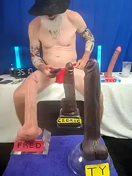 Snapshot of FantasyMan-BiWM chatting on April 2026 02:51:02 AM FantasyMan-BiWM online show from April 2026 02:51:02 AM