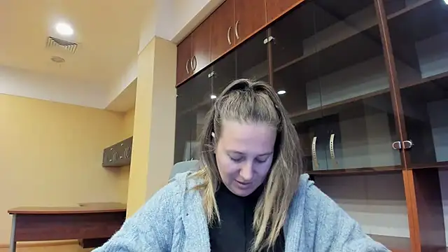 Snapshot of Nionelly chatting on April 2026 01:41:01 PM Nionelly online show from April 2026 01:41:01 PM