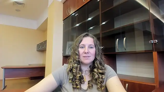 Snapshot of Nionelly chatting on April 2026 10:35:02 AM Nionelly online show from April 2026 10:35:02 AM