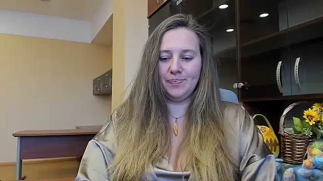 Snapshot of Nionelly chatting on April 2026 11:00:01 AM Nionelly online show from April 2026 11:00:01 AM