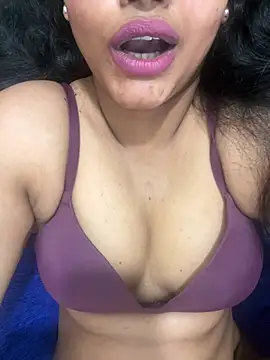 Snapshot of munni-munni6767 chatting on April 2026 06:49:02 PM munni-munni6767 online show from April 2026 06:49:02 PM