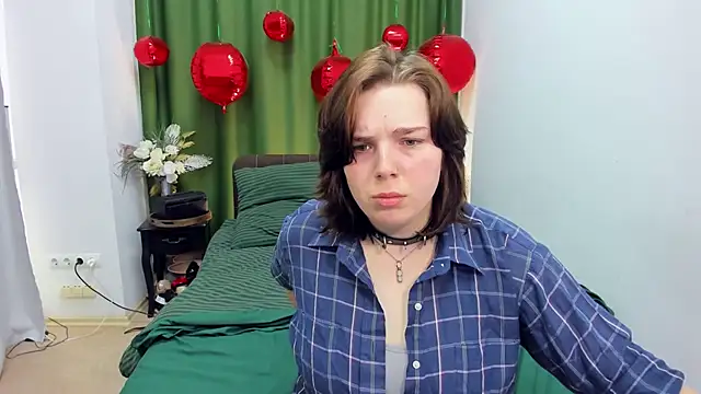 Snapshot of DanielaHot4u chatting on March 2026 08:18:01 AM DanielaHot4u online show from March 2026 08:18:01 AM