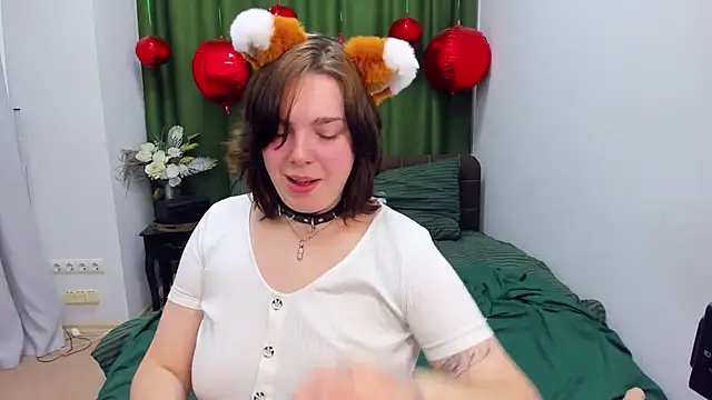 Snapshot of DanielaHot4u chatting on April 2026 07:27:01 AM DanielaHot4u online show from April 2026 07:27:01 AM