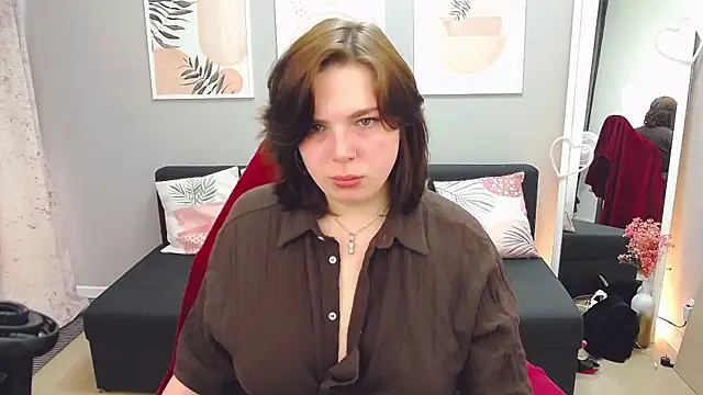 Snapshot of DanielaHot4u chatting on April 2026 07:02:01 AM DanielaHot4u online show from April 2026 07:02:01 AM