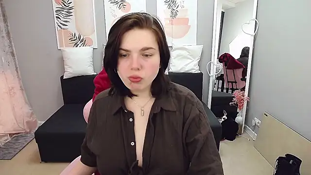 Snapshot of DanielaHot4u chatting on April 2026 06:41:01 AM DanielaHot4u online show from April 2026 06:41:01 AM