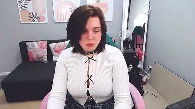 Snapshot of DanielaHot4u chatting on April 2026 06:56:02 AM DanielaHot4u online show from April 2026 06:56:02 AM