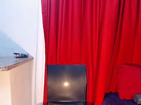 DarkDivva18 online show from May 2026 07:03:01 AM
