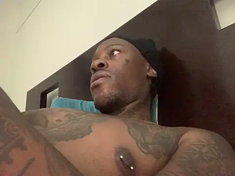 Snapshot of bigyenwood chatting on April 2026 01:41:02 AM bigyenwood online show from April 2026 01:41:02 AM