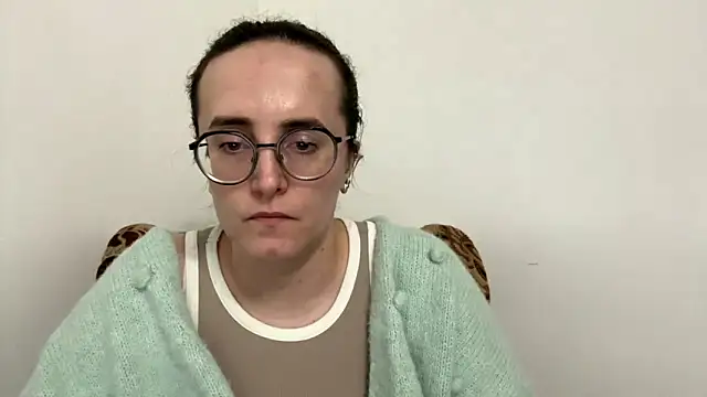 Snapshot of SofiaTease chatting on April 2026 05:18:01 PM SofiaTease online show from April 2026 05:18:01 PM