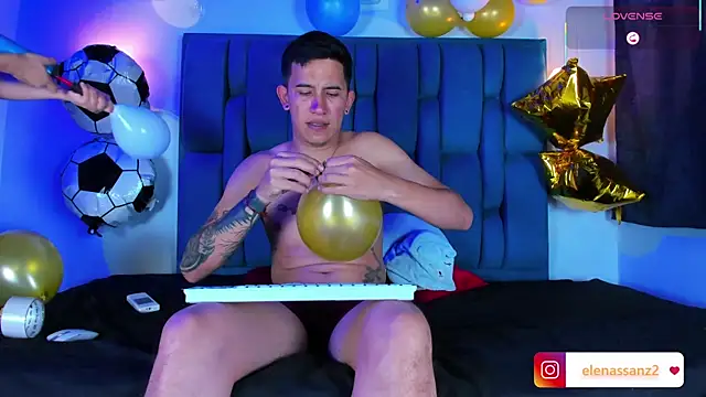 Snapshot of Zoe_Axel1 chatting on July 2026 07:16:02 PM Zoe Axel1 online show from July 2026 07:16:02 PM