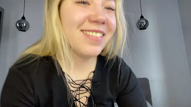 Snapshot of alyrasun chatting on March 2026 06:08:02 AM alyrasun online show from March 2026 06:08:02 AM