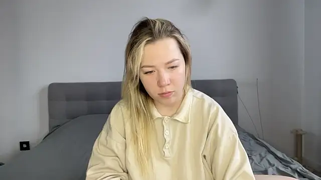 Snapshot of alyrasun chatting on March 2026 06:07:01 AM alyrasun online show from March 2026 06:07:01 AM