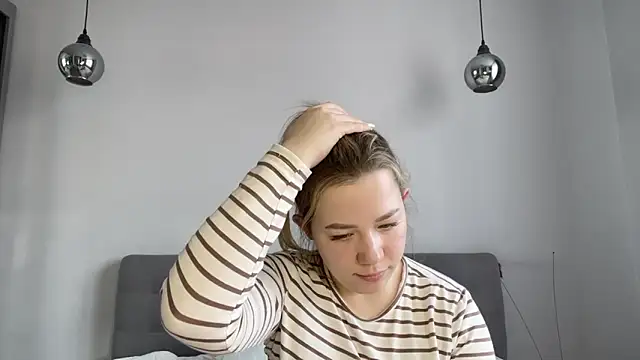 Snapshot of alyrasun chatting on March 2026 08:26:33 AM alyrasun online show from March 2026 08:26:33 AM