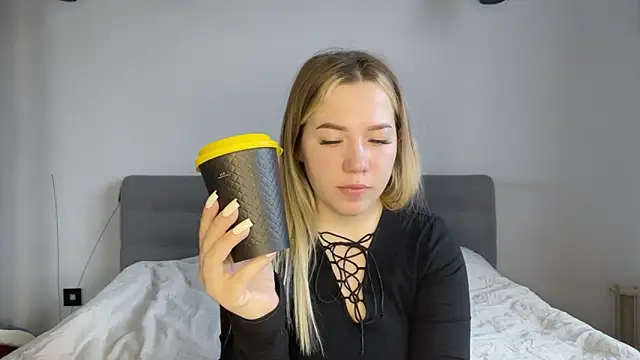 Snapshot of alyrasun chatting on March 2026 06:14:01 AM alyrasun online show from March 2026 06:14:01 AM