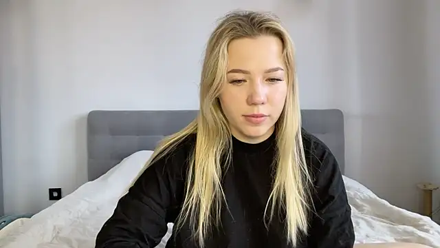 Snapshot of alyrasun chatting on April 2026 07:00:01 AM alyrasun online show from April 2026 07:00:01 AM