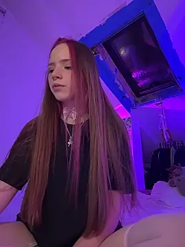 Snapshot of Ameliamoooon chatting on April 2026 07:33:02 PM Ameliamoooon online show from April 2026 07:33:02 PM