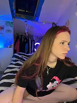 Snapshot of Ameliamoooon chatting on April 2026 07:07:02 PM Ameliamoooon online show from April 2026 07:07:02 PM