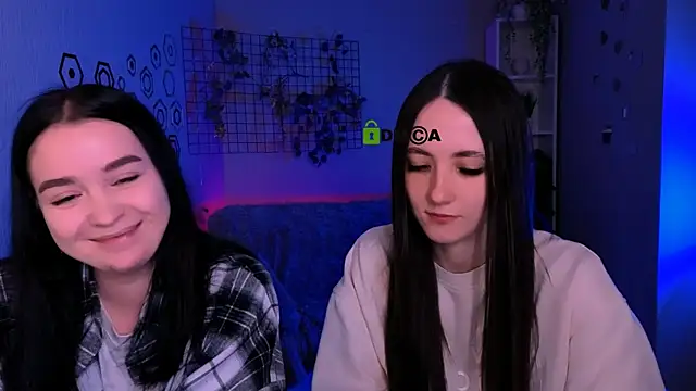 Snapshot of bella_dorn chatting on April 2026 07:18:02 PM bella dorn online show from April 2026 07:18:02 PM