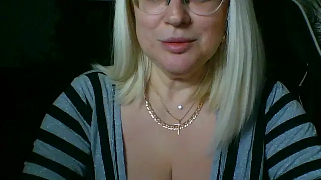 Snapshot of LianaSweetX chatting on March 2026 08:03:01 PM LianaSweetX online show from March 2026 08:03:01 PM