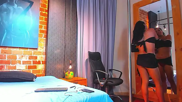 Snapshot of Sienna_Dark chatting on March 2026 11:27:01 AM Sienna Dark online show from March 2026 11:27:01 AM