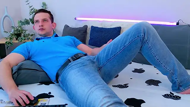 Snapshot of Jimmy_Doss chatting on March 2026 12:44:01 PM Jimmy Doss online show from March 2026 12:44:01 PM