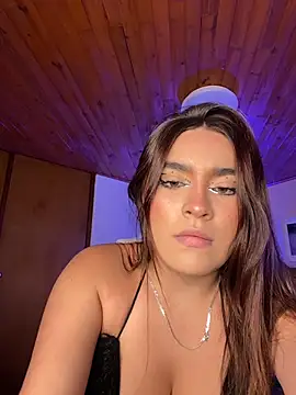 Snapshot of Issa_pinkk chatting on March 2026 07:41:02 PM Issa pinkk online show from March 2026 07:41:02 PM