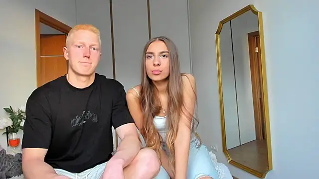 Snapshot of StepSisandStepBro chatting on April 2026 05:27:01 PM StepSisandStepBro online show from April 2026 05:27:01 PM