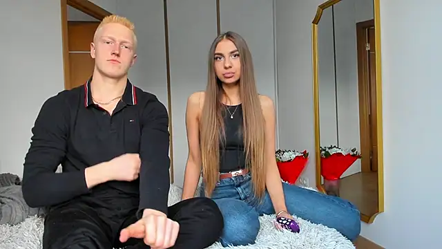 Snapshot of StepSisandStepBro chatting on April 2026 05:28:01 PM StepSisandStepBro online show from April 2026 05:28:01 PM