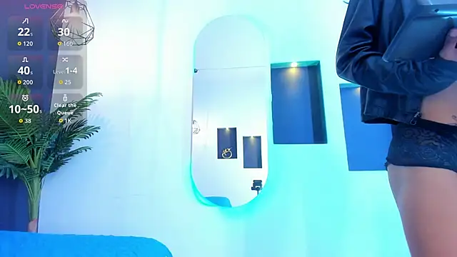 Snapshot of Em1ly_jones chatting on March 2026 12:21:02 PM Em1ly jones online show from March 2026 12:21:02 PM