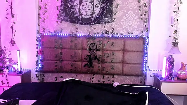 Snapshot of Vickmoon chatting on April 2026 09:56:01 PM Vickmoon online show from April 2026 09:56:01 PM