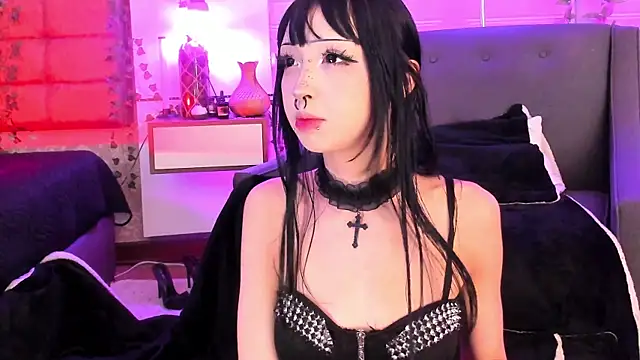 Snapshot of Vickmoon chatting on May 2026 08:02:02 PM Vickmoon online show from May 2026 08:02:02 PM