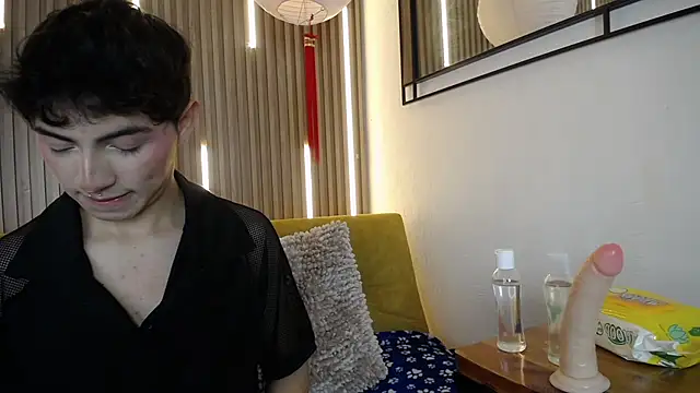 Cristopher Wild online show from April 2026 08:24:02 PM