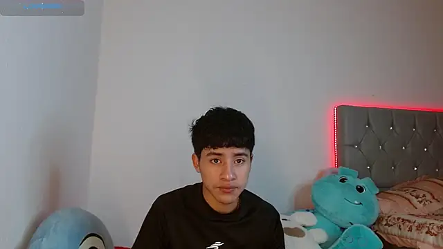 Snapshot of Sebas_fire4 chatting on April 2026 07:00:01 PM Sebas fire4 online show from April 2026 07:00:01 PM