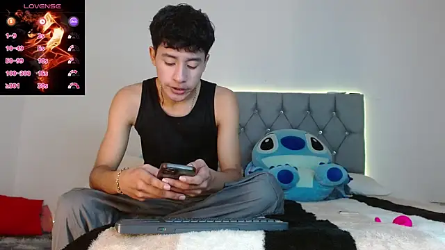Snapshot of Sebas_fire4 chatting on May 2026 10:17:01 PM Sebas fire4 online show from May 2026 10:17:01 PM