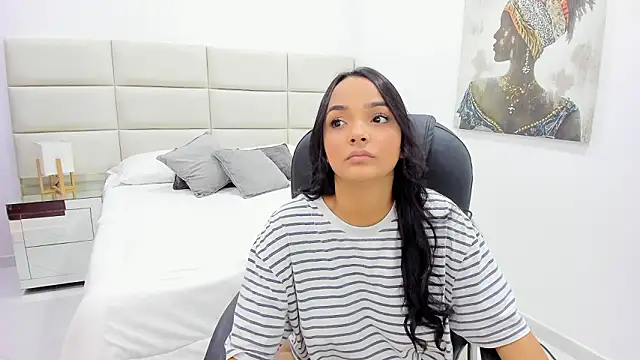 Snapshot of Chloelarsons chatting on March 2026 08:03:01 PM Chloelarsons online show from March 2026 08:03:01 PM