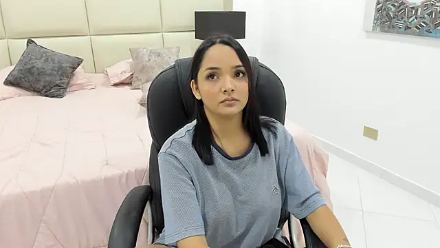 Chloelarsons online show from June 2026 03:24:02 AM