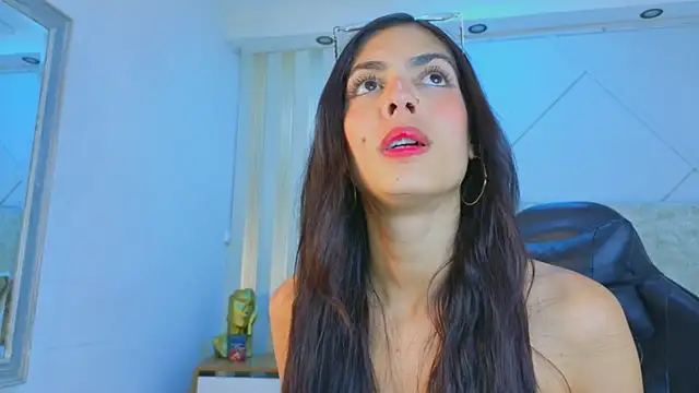 Snapshot of j_belle_ chatting on April 2026 01:42:02 PM j belle online show from April 2026 01:42:02 PM